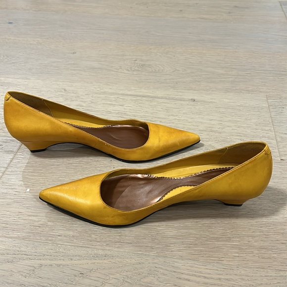 Luichiny Women’s Size 9 Kitten Heals - Picture 3 of 7